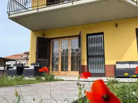 Villa in vendita a Aci Sant'Antonio