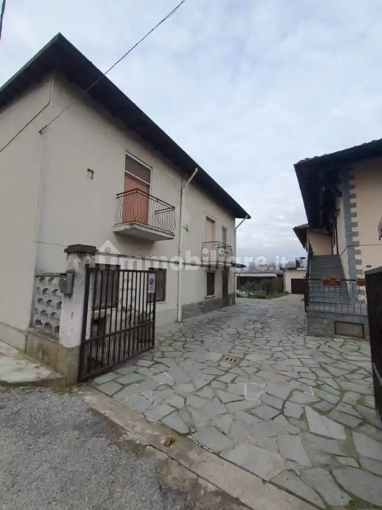 Rustico - Casale in vendita a Calvignasco