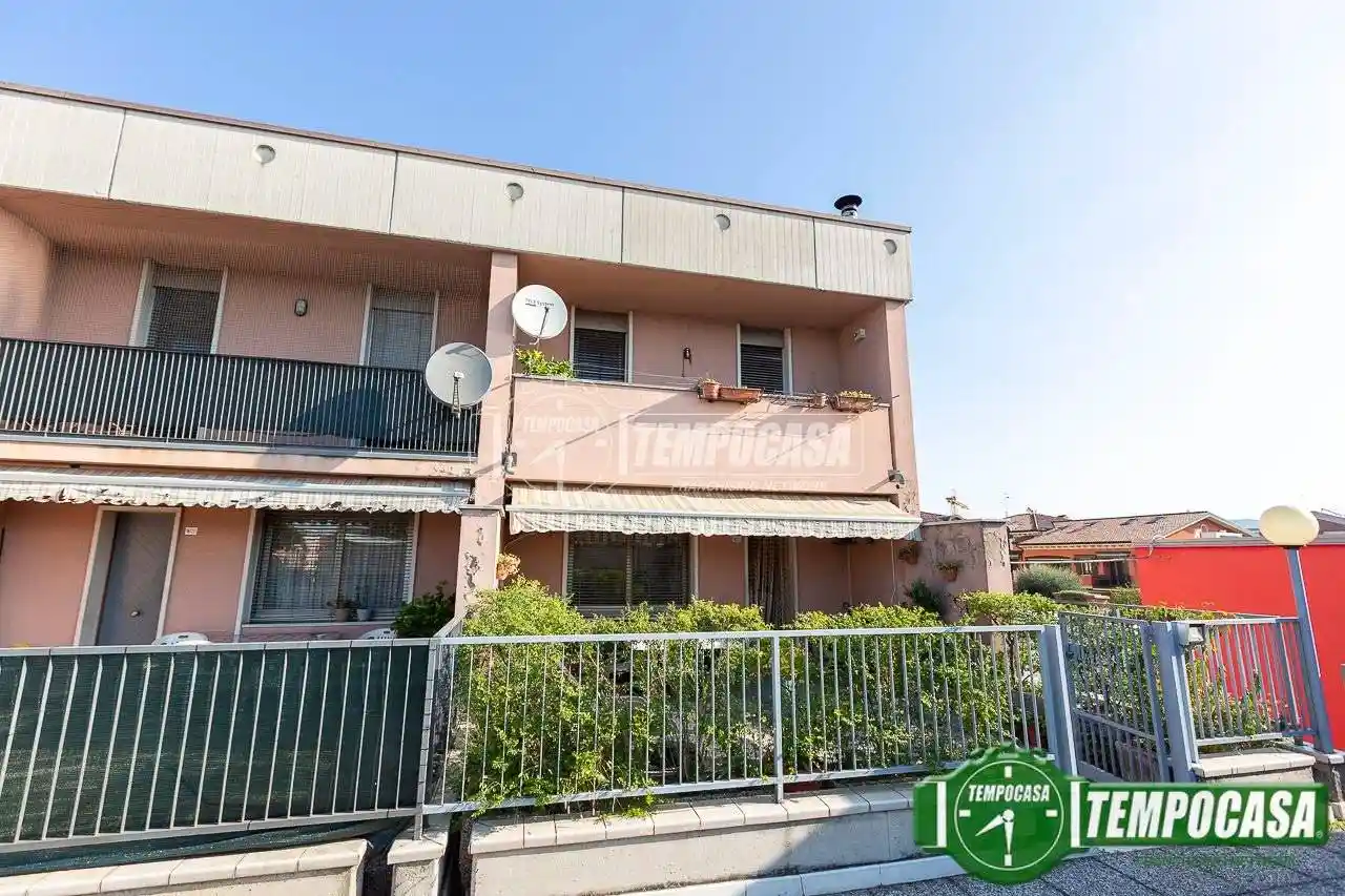 Villetta a schiera in vendita a Pescantina