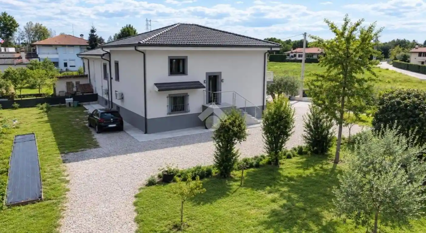 Villa in vendita a Rosà