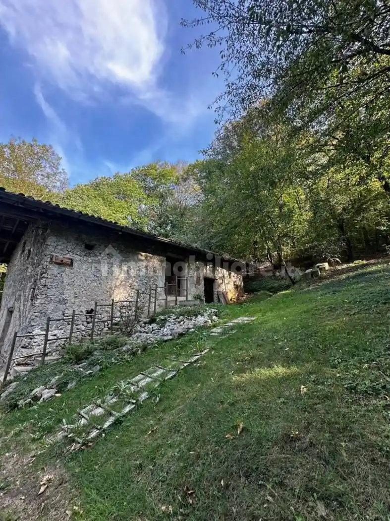 Rustico - Casale in vendita a Caino