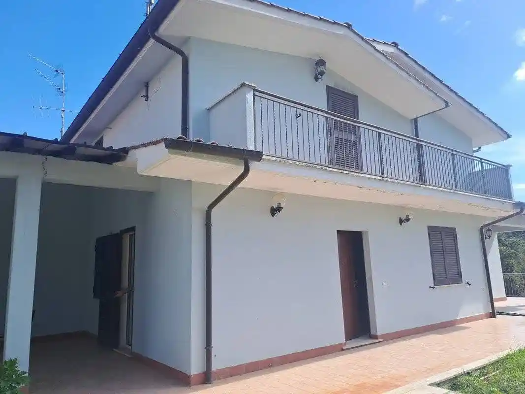 Villa in vendita a Lariano