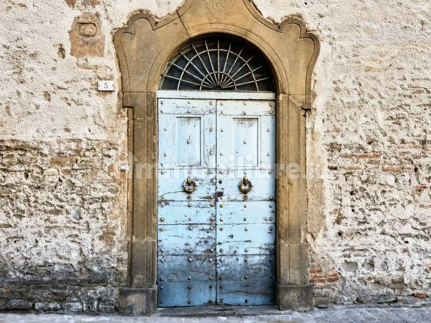 Palazzo - Edificio in vendita a Arcevia