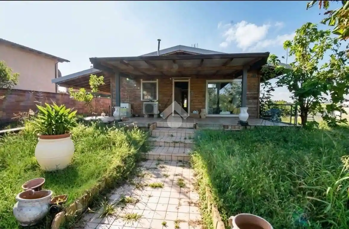 Casa indipendente in vendita a Casalromano