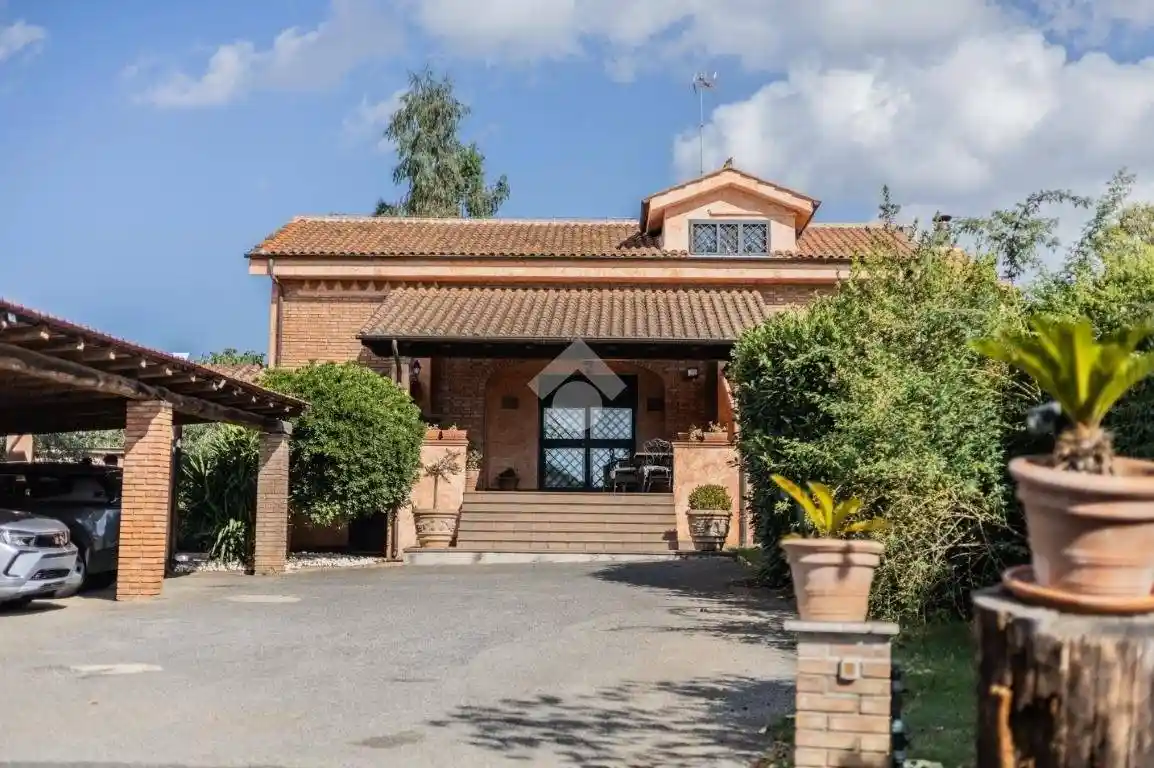 Villa in vendita a Bracciano
