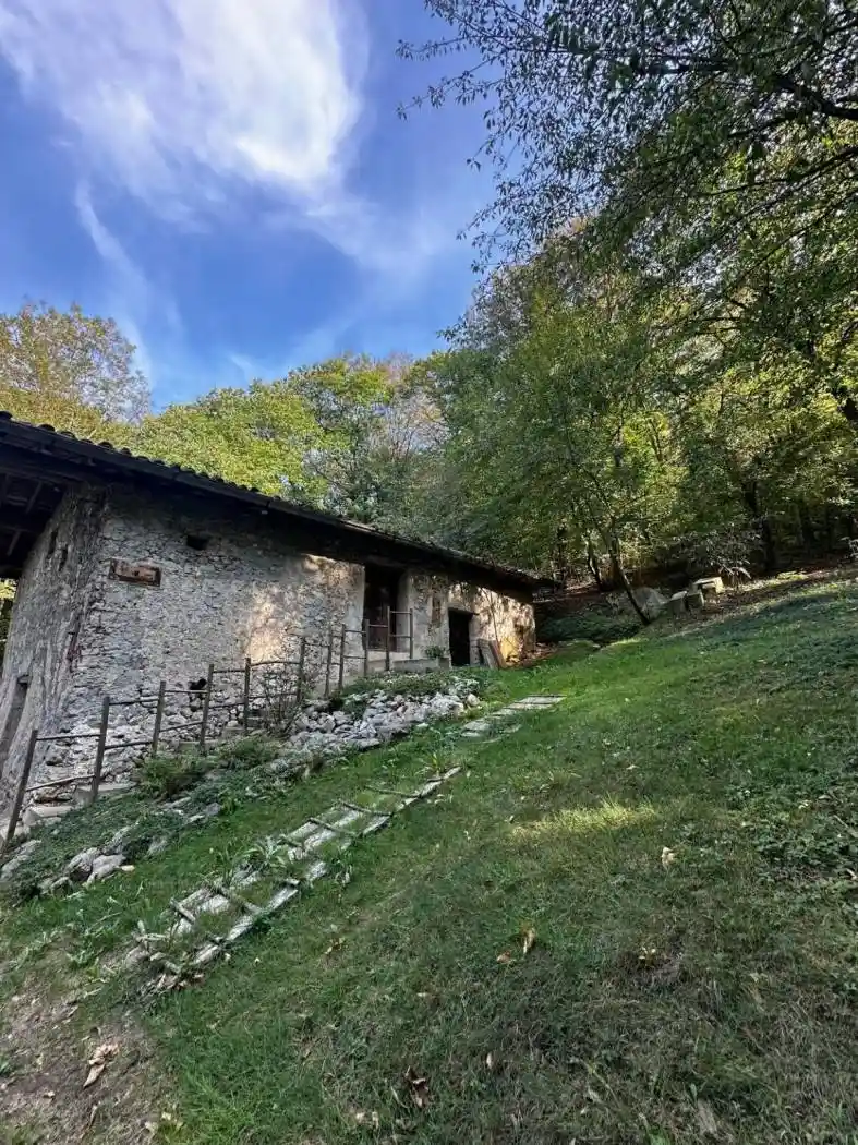 Rustico - Casale in vendita a Caino