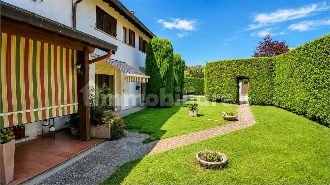 Villa in vendita a Ceriano Laghetto