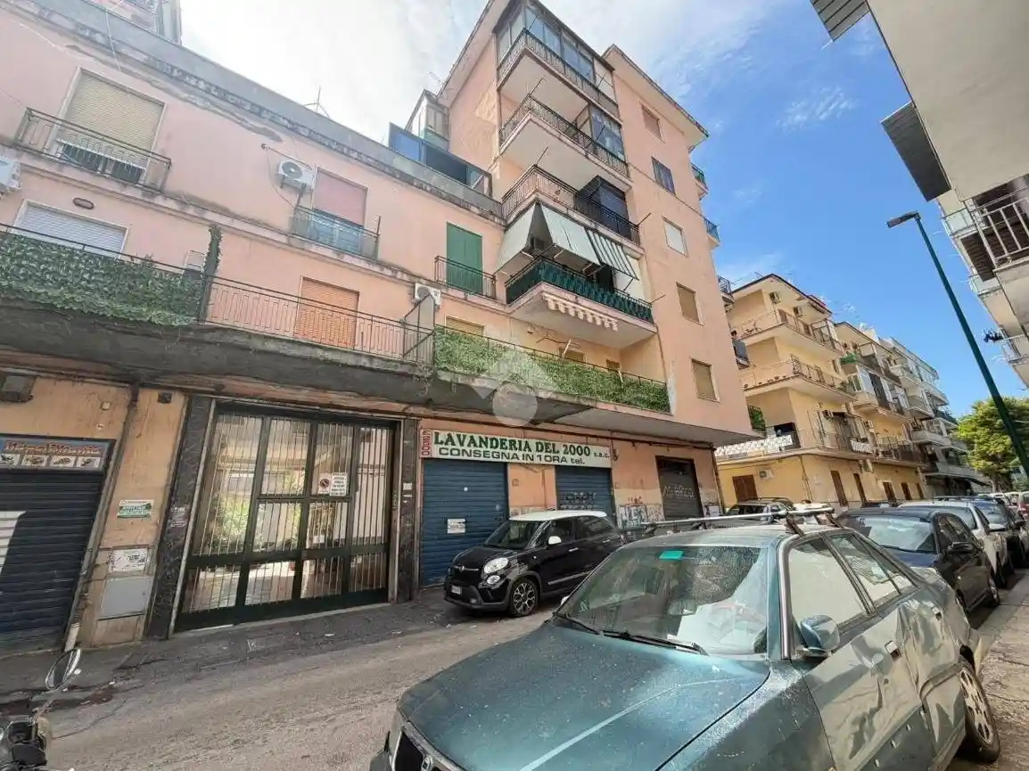 Appartamento in vendita a Napoli