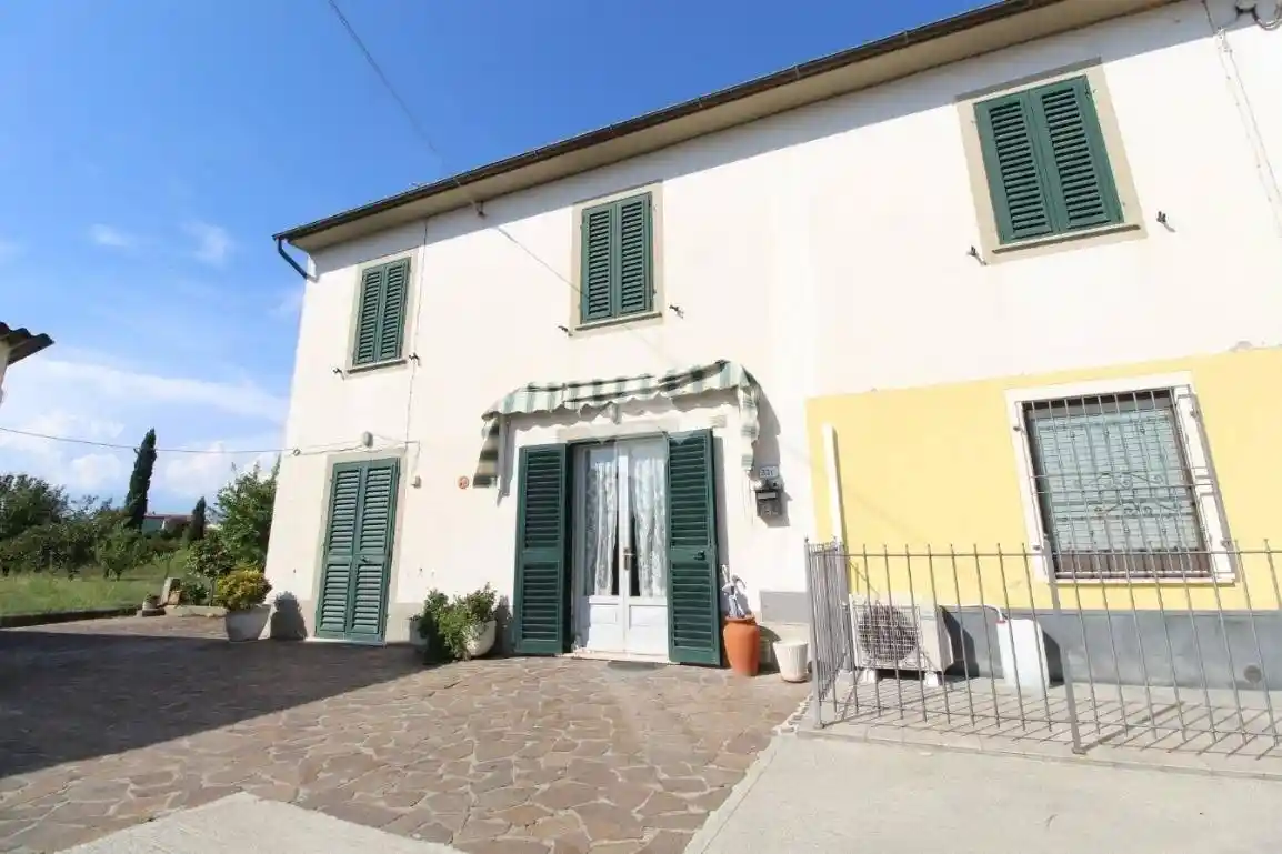Rustico - Casale in vendita a Larciano