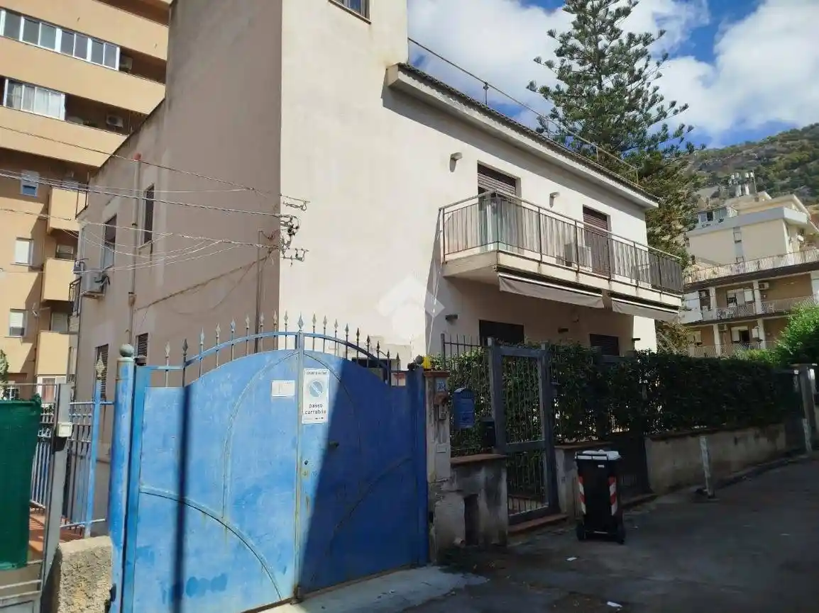 Appartamento in vendita a Palermo