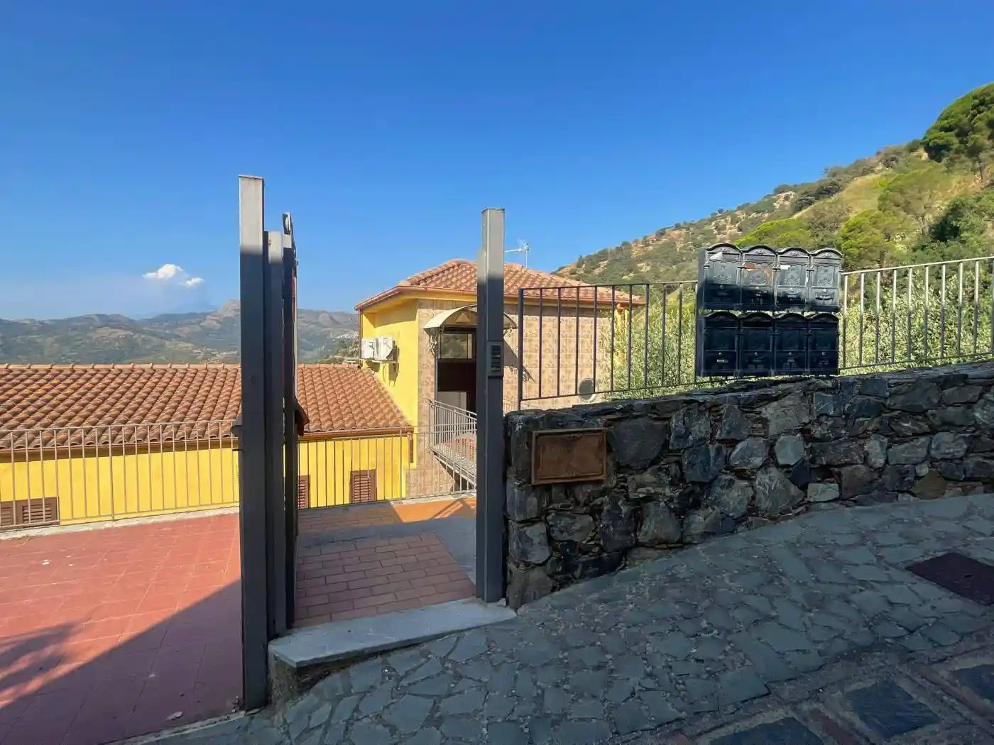 Appartamento in vendita a Casalvecchio Siculo