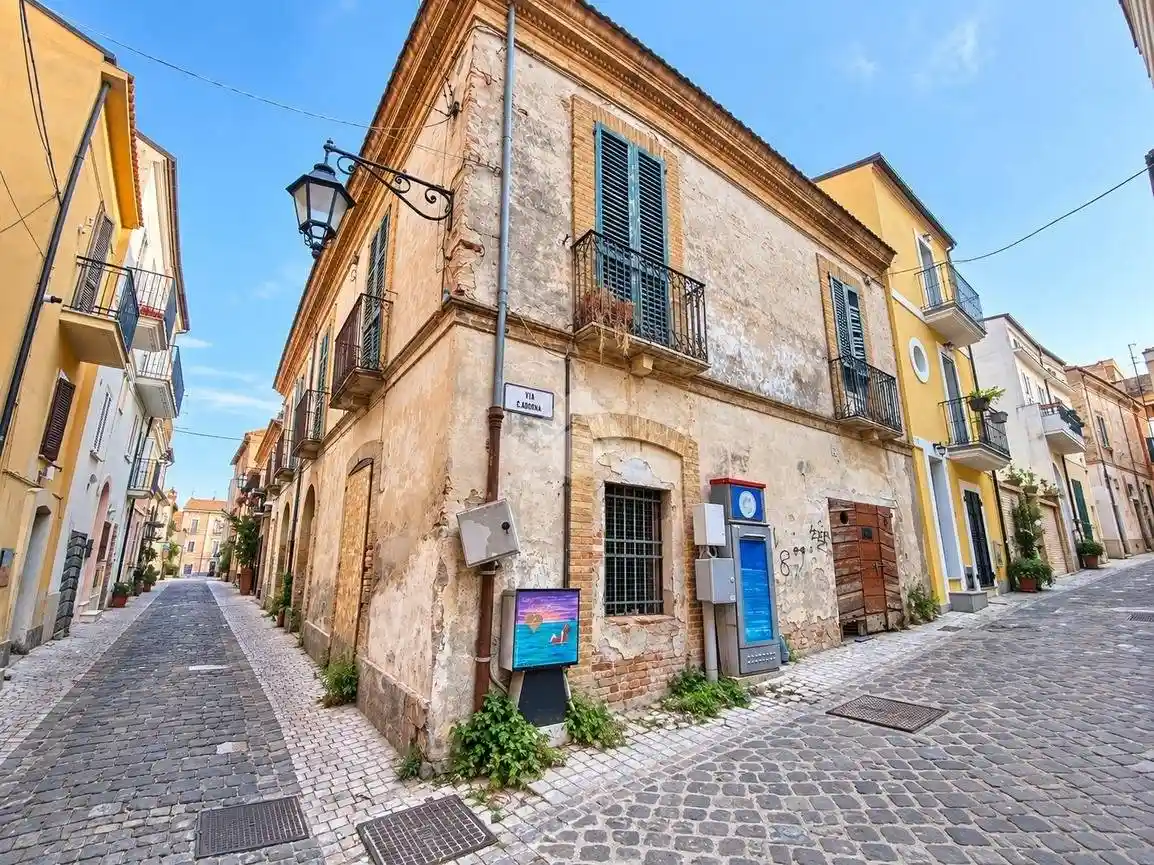 Palazzo - Edificio in vendita a Giulianova