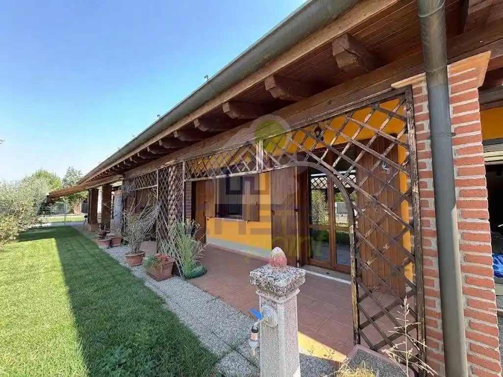 Villa in vendita a Grontardo