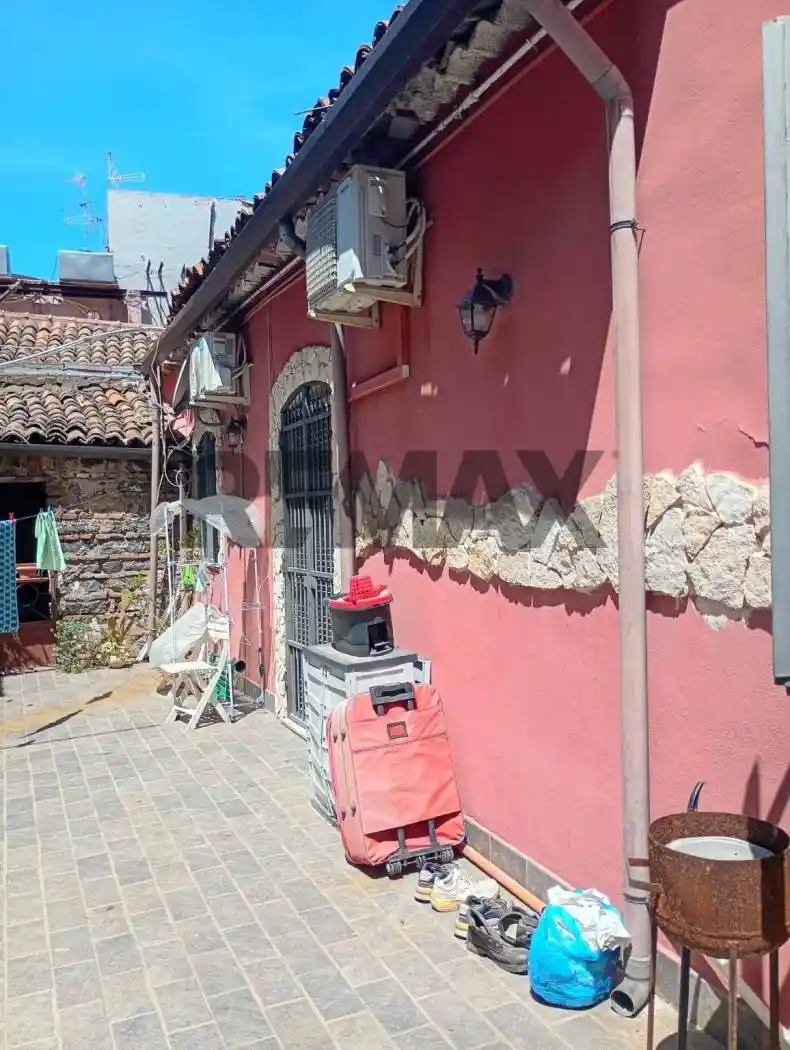 Casa indipendente in vendita a Catania