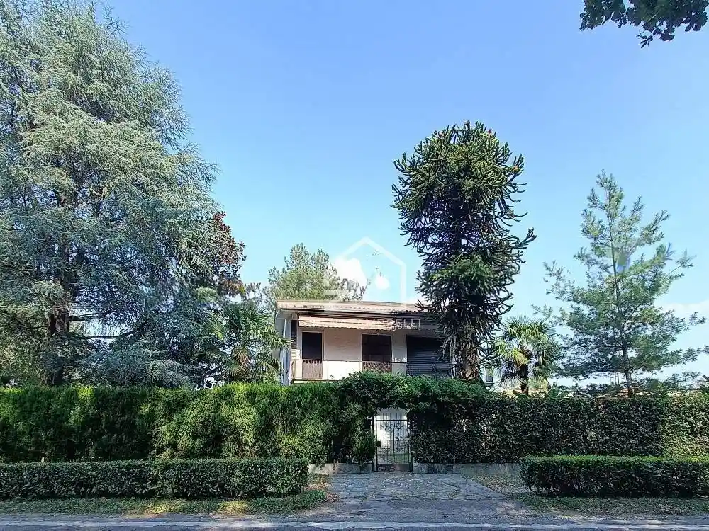 Villa in vendita a Samarate