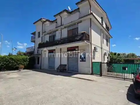 Palazzo - Edificio in vendita a Anzio