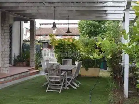 Villa in affitto a Camaiore