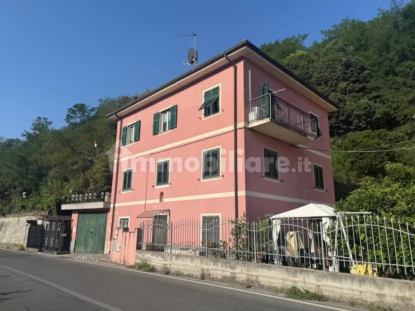 Villa in vendita a Serra Riccò