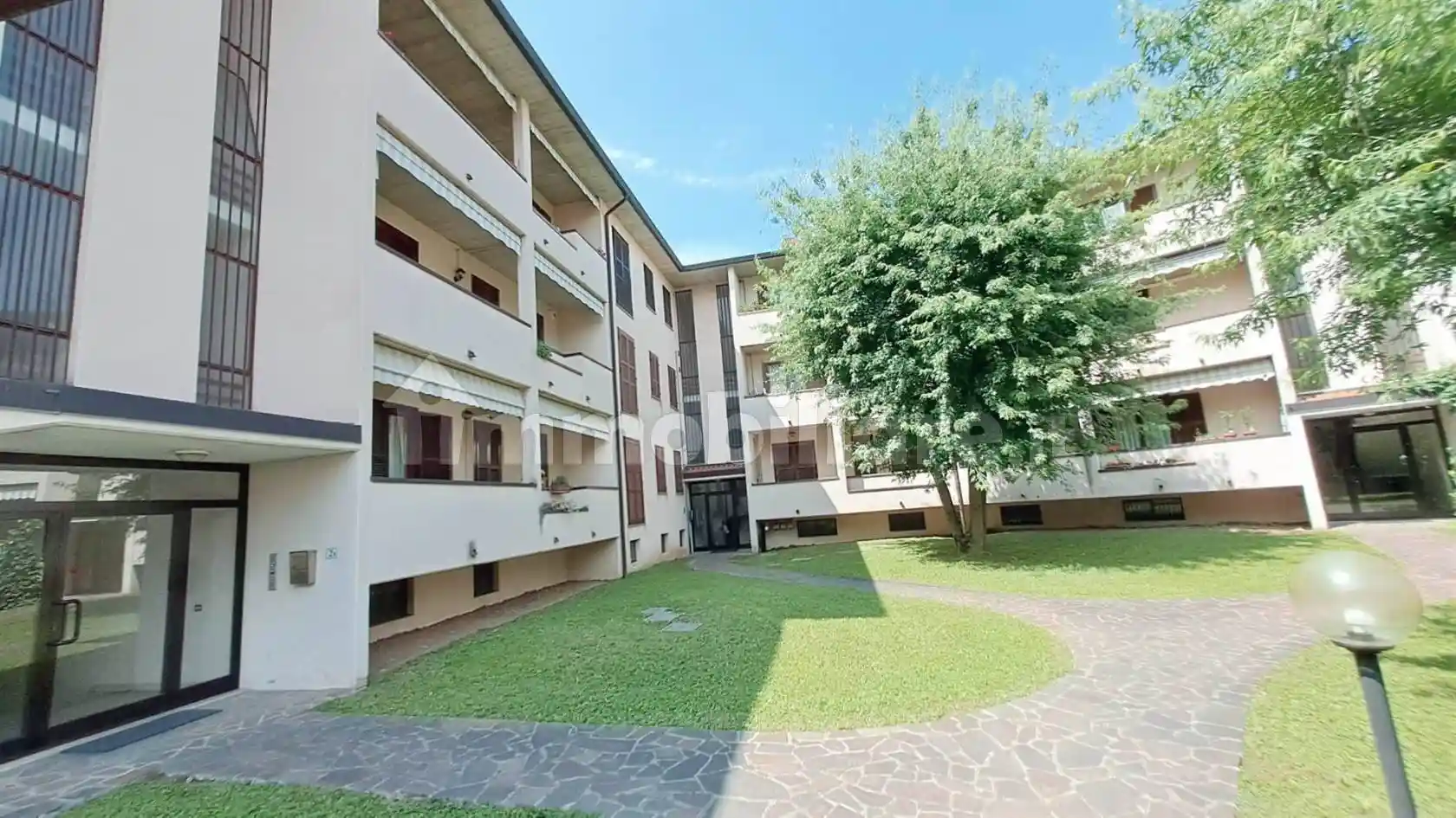 Appartamento in vendita a Ronco Briantino