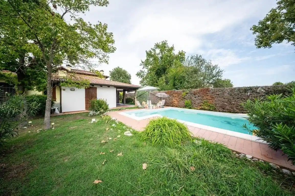 Casa indipendente in vendita a Borgo Virgilio