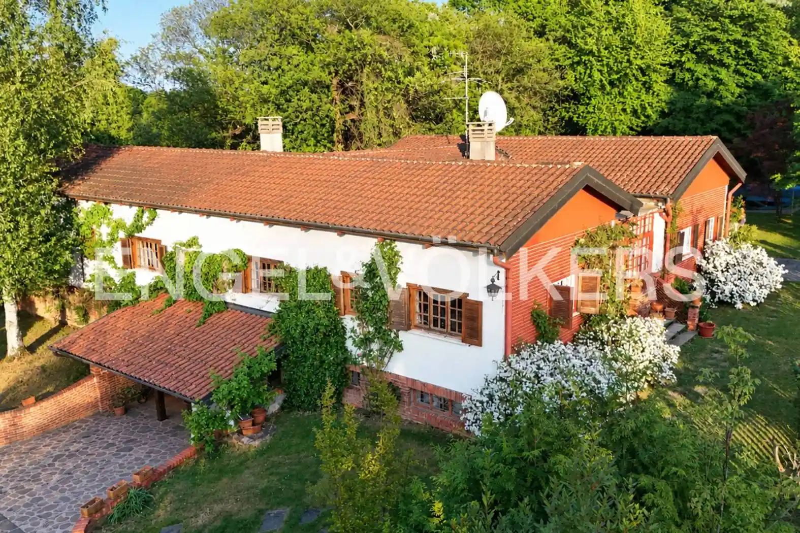 Villa in vendita a Varese