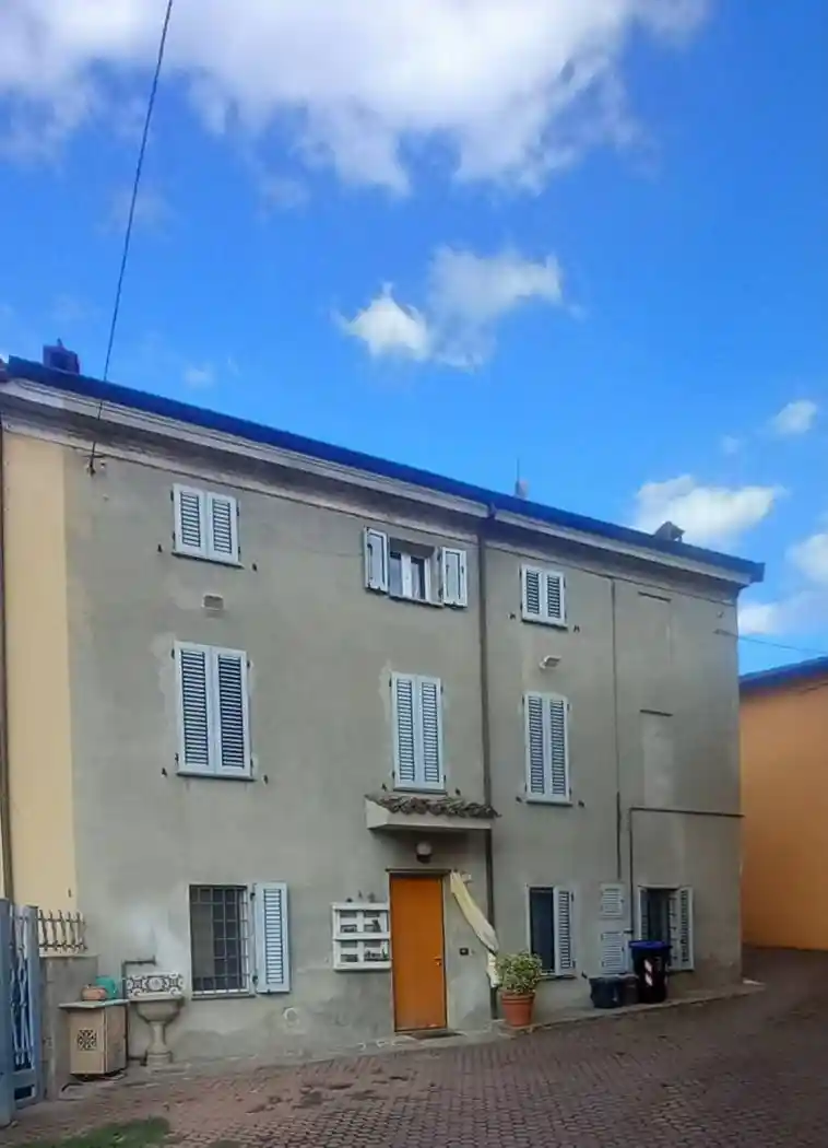 Casa indipendente in vendita a Ziano Piacentino