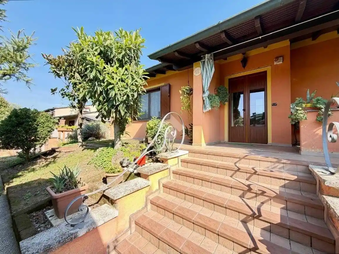 Villa in vendita a Castelleone