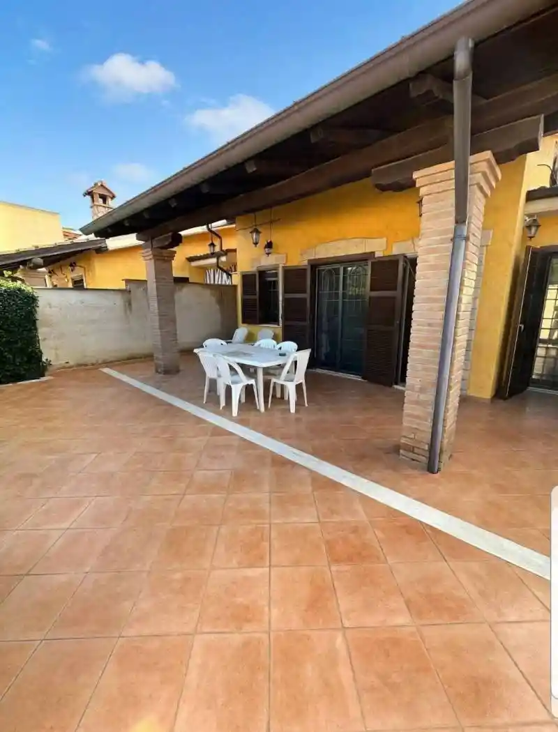 Villa in vendita a Ardea