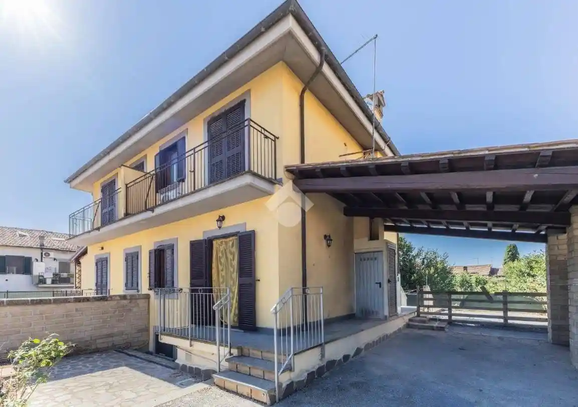 Villa in vendita a Manziana