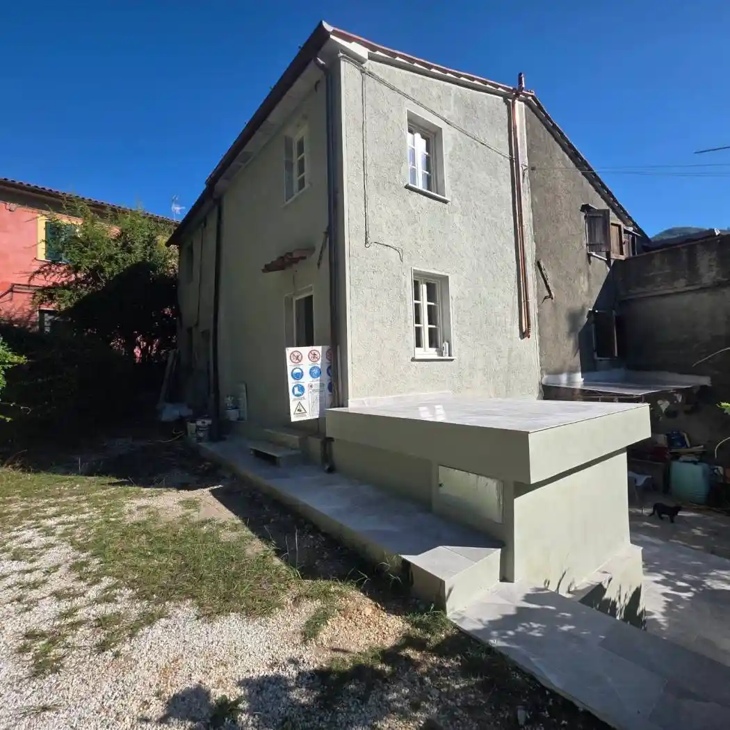 Casa indipendente in affitto a Pietrasanta