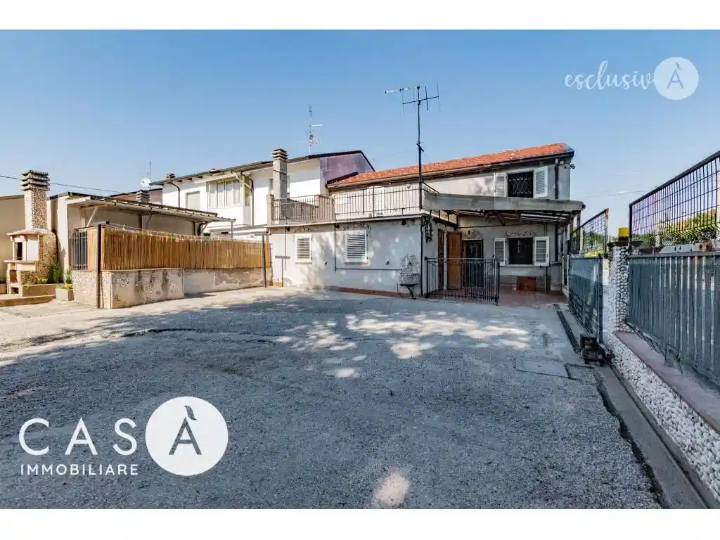 Casa indipendente in vendita a Cesena
