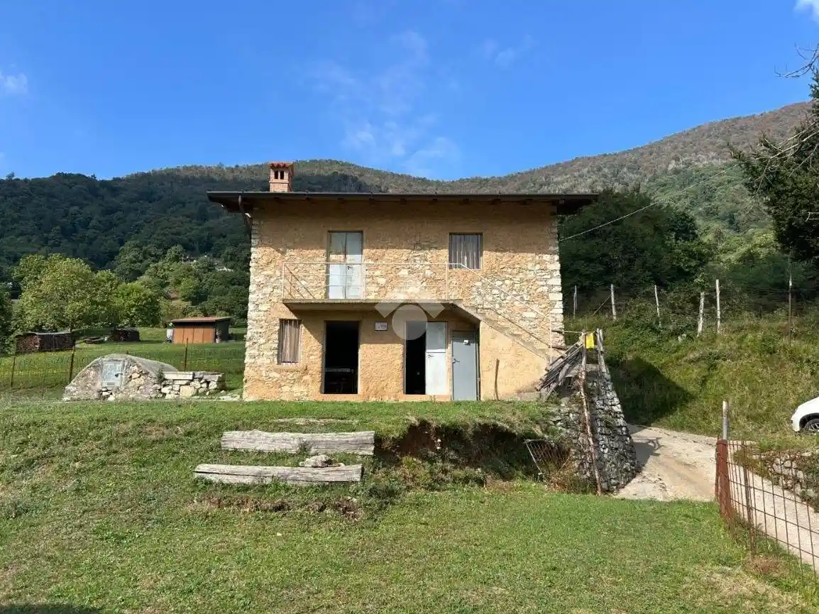 Casa indipendente in vendita a Predore
