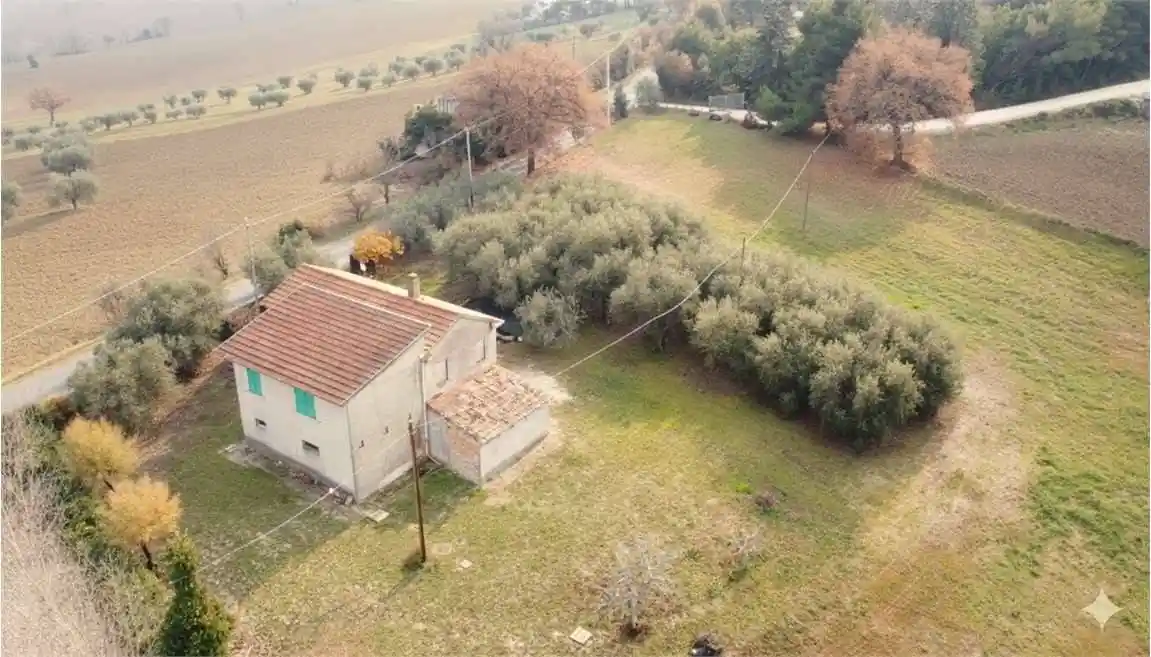 Casa indipendente in vendita a Belvedere Ostrense