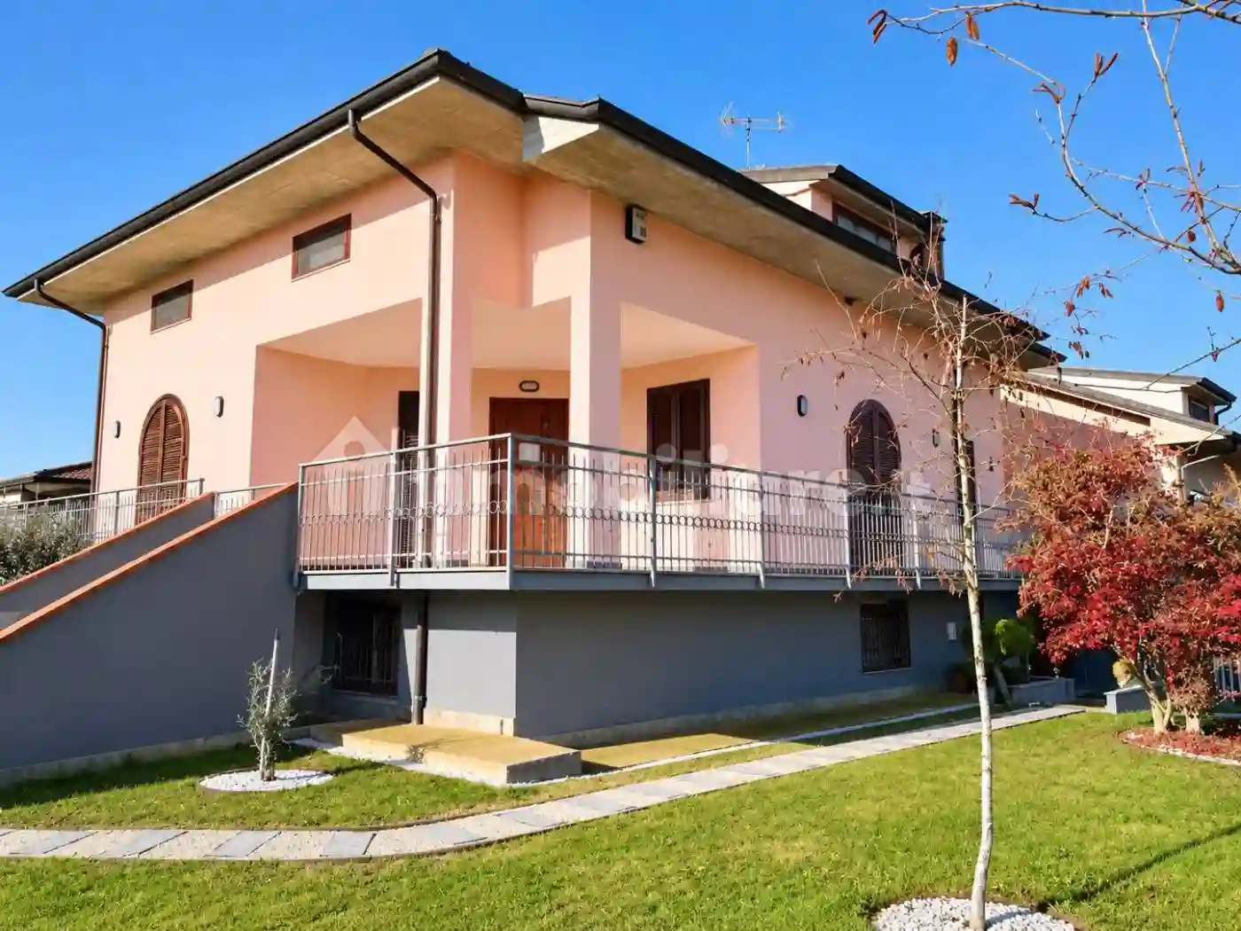 Villa - foto 2
