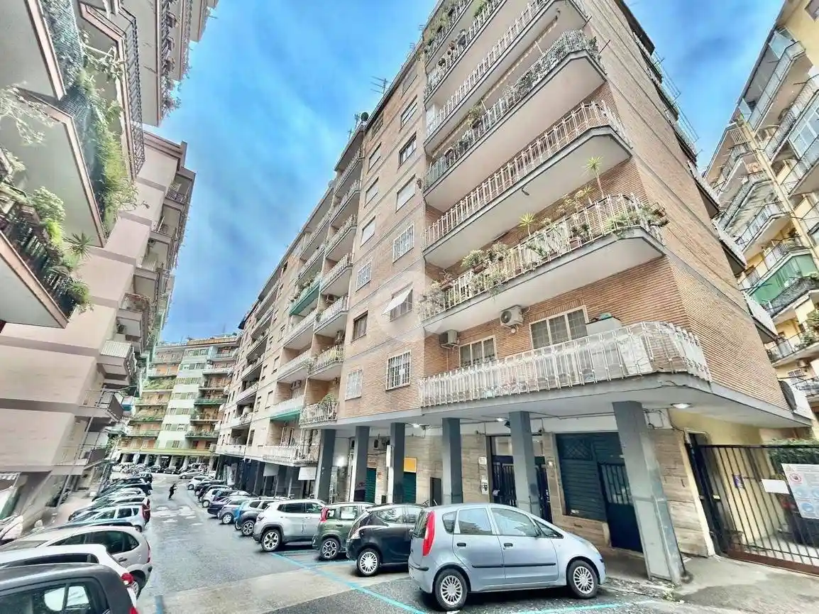 Appartamento in vendita a Napoli