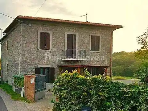 Rustico - Casale in vendita a Montefiascone