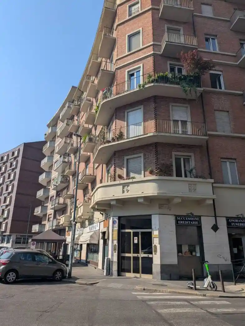 Palazzo - Edificio in affitto a Torino