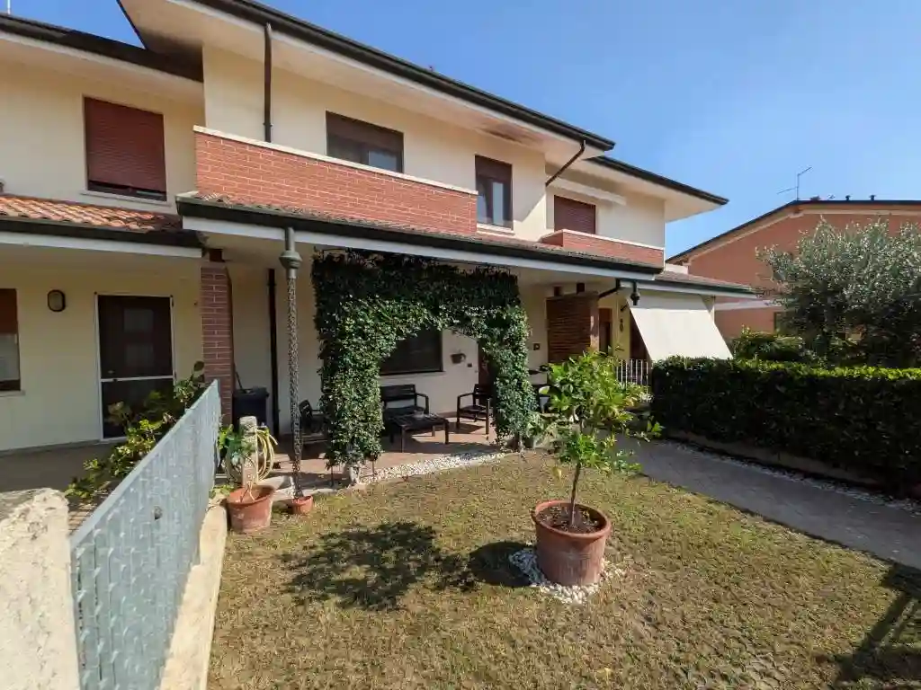 Villetta a schiera - foto 2