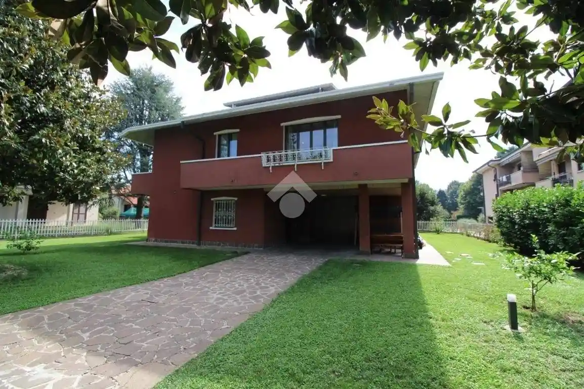 Villa in vendita a Arcore