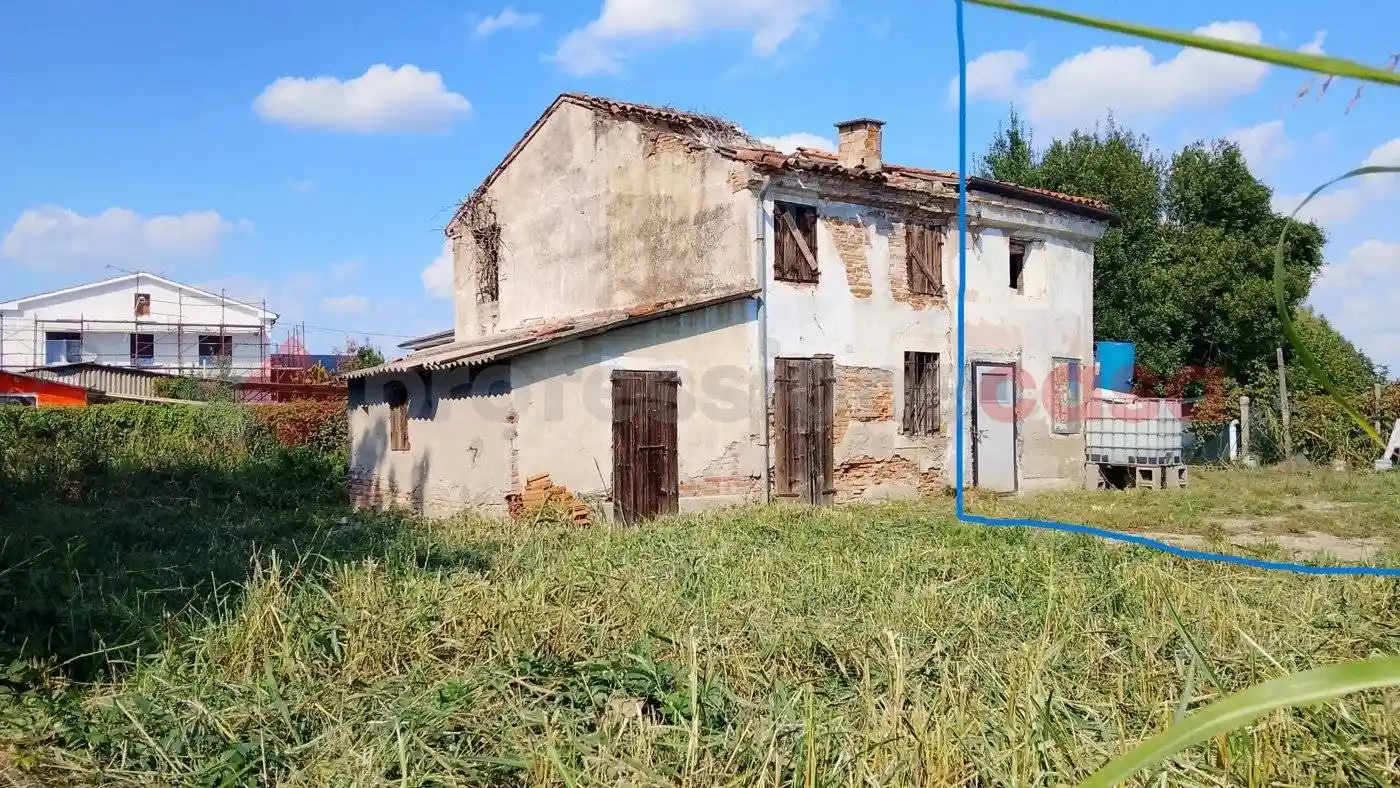 Rustico - Casale in vendita a Roverchiara