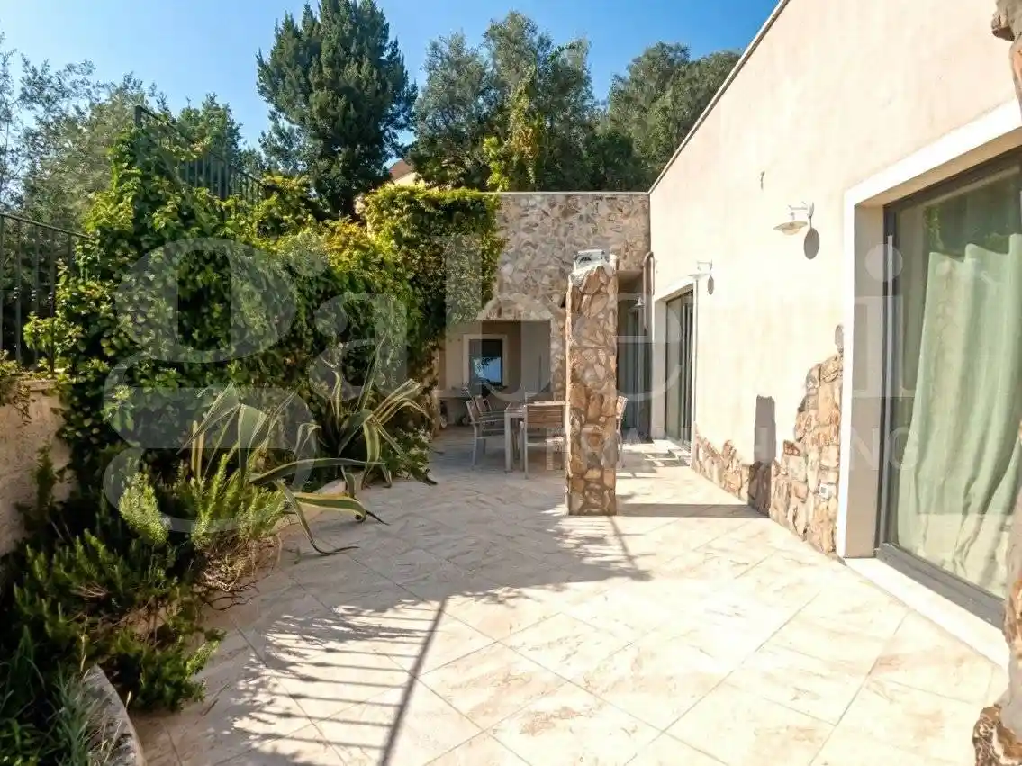 Villa in vendita a Carrara