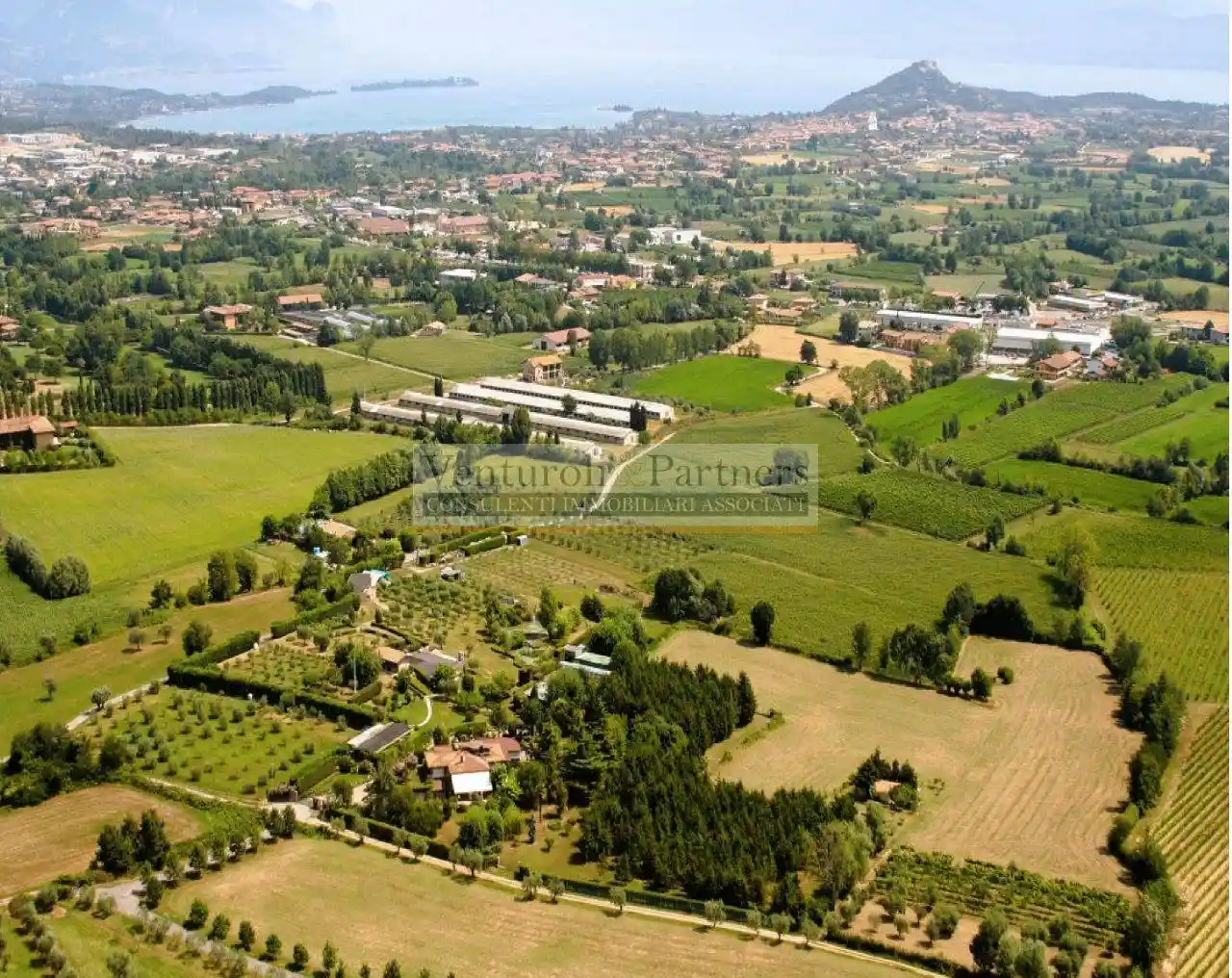 Villa in vendita a Soiano del Lago
