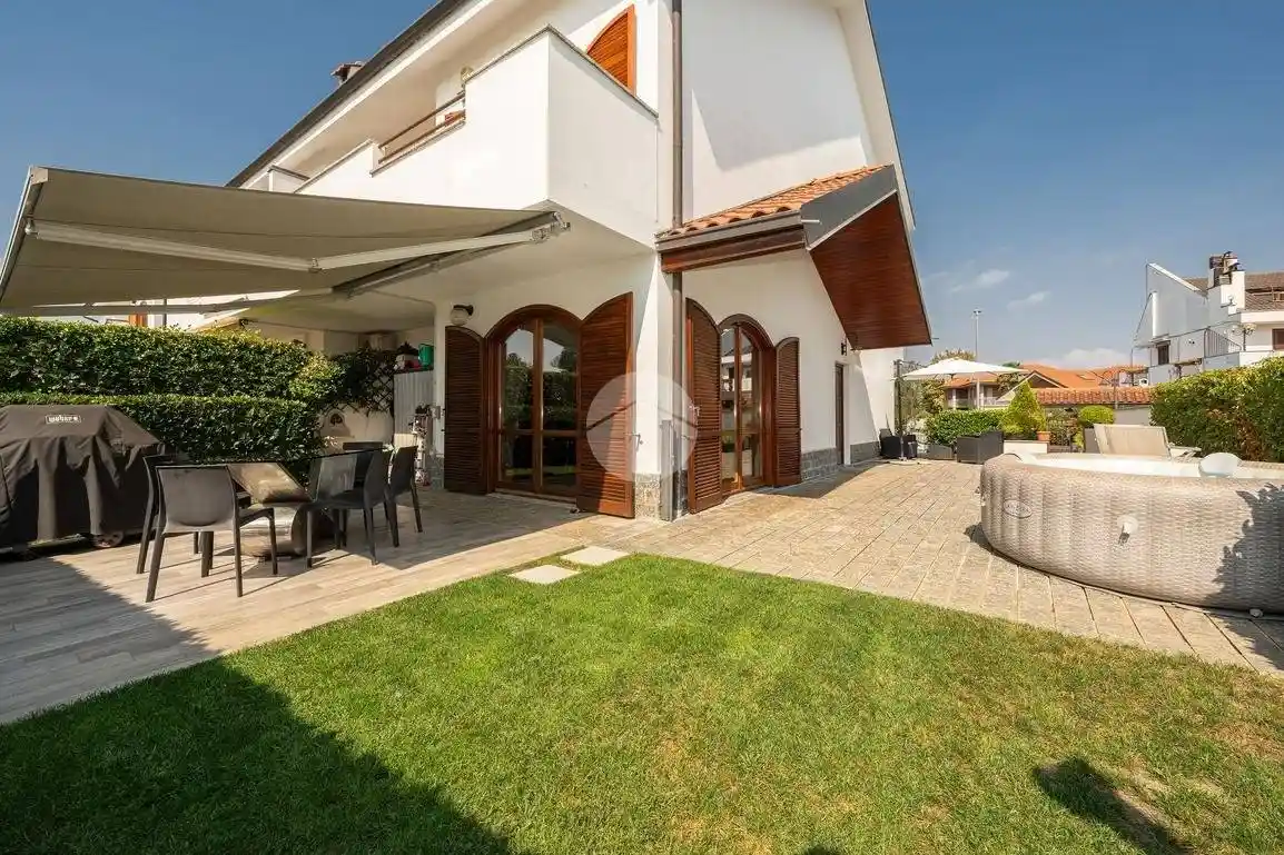 Villa in vendita a San Gillio