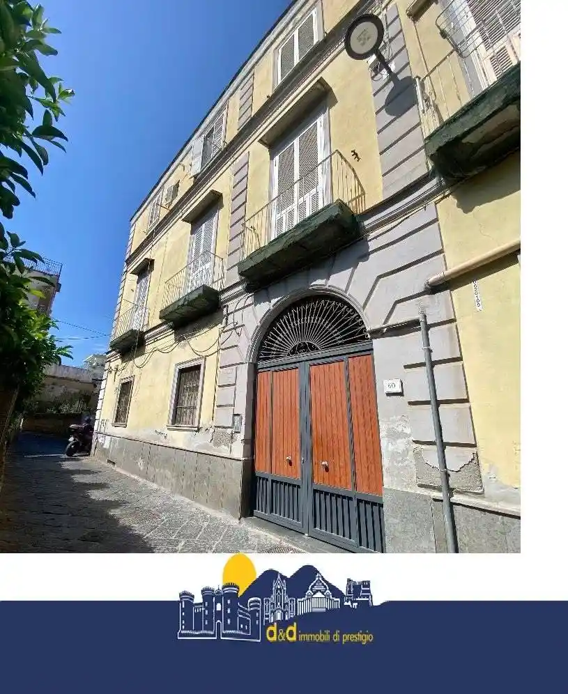 Appartamento in vendita a Napoli