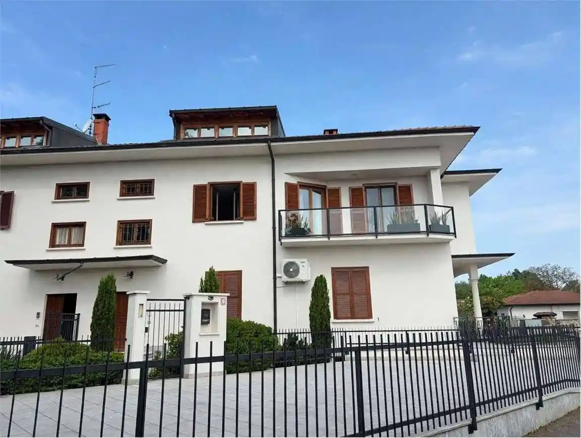 Appartamento in vendita a Brebbia