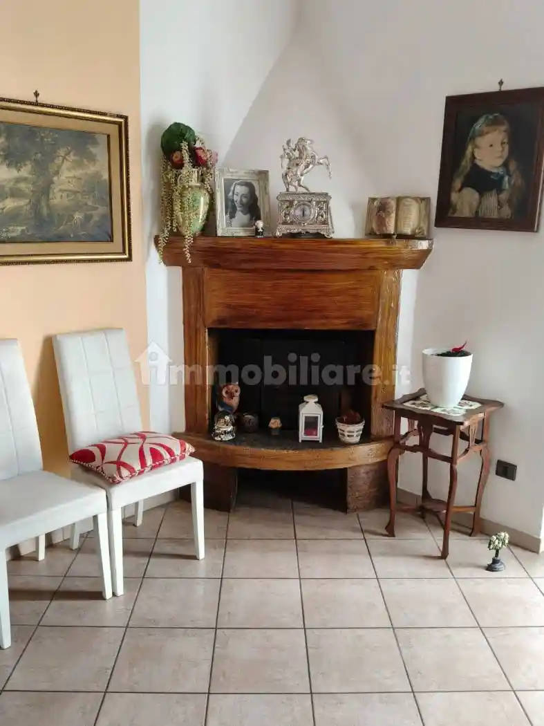 Appartamento in vendita a Vallerano