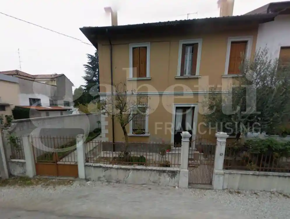 Rustico - Casale in vendita a Udine