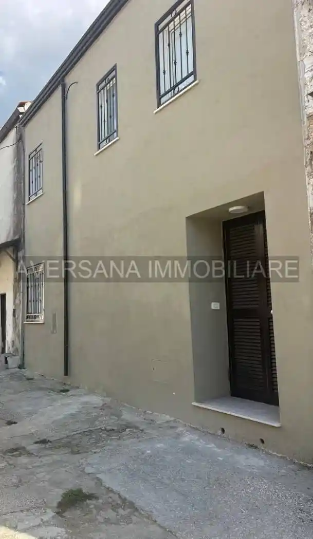 Casa indipendente in vendita a Trentola-Ducenta