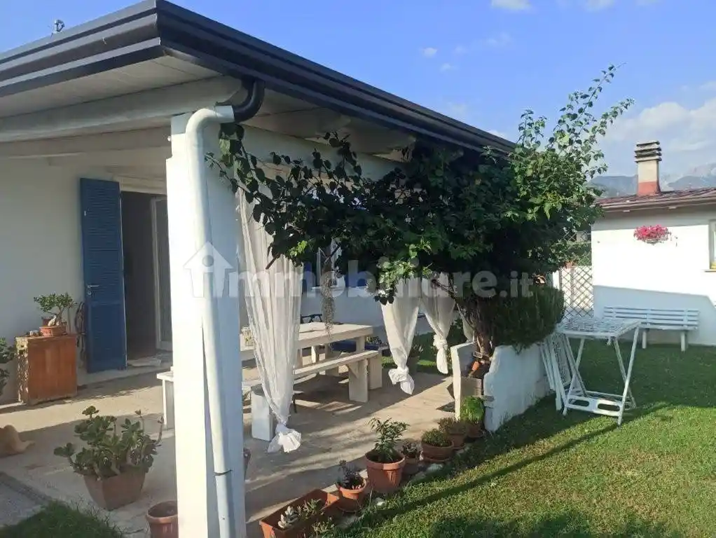 Villa in vendita a Massa