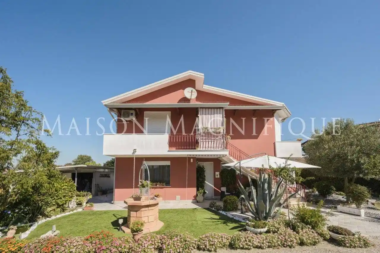 Villa in vendita a Lagosanto